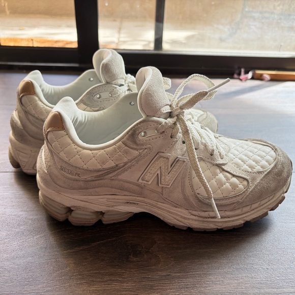 New Balance 2002r Sneakers - Picture 2 of 10